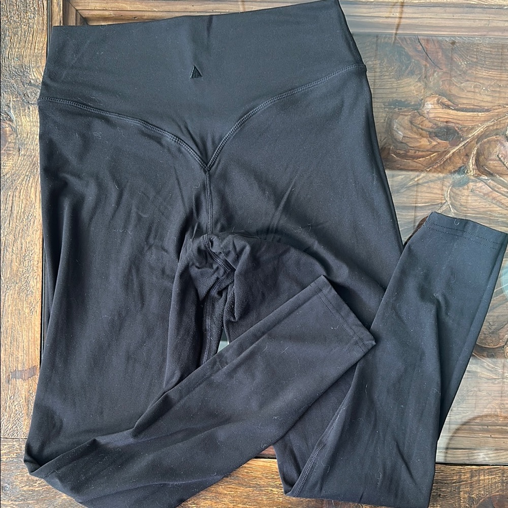 Vitality Cloud Black Leggings